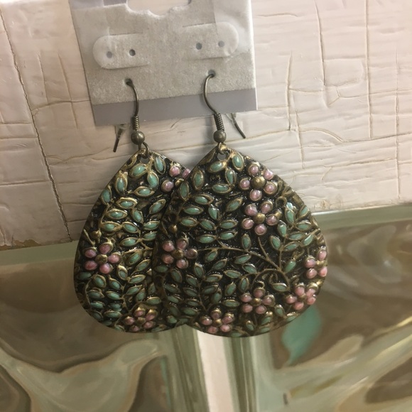 Smart earrings for your pierced ears - Picture 1 of 2